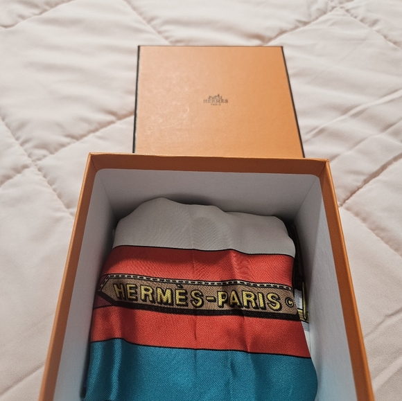 Hermès scarf - Picture 6 of 8